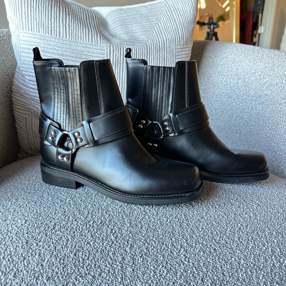 NEW!!! Marc Fisher Mizzle Moto Boot in Black